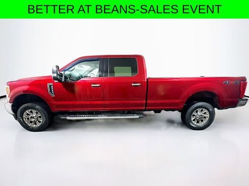 Used 2019 Ford F350 Lariat w/ Chrome Package image 4