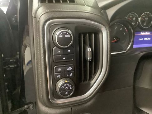Used 2022 Chevrolet Silverado 2500 LT w/ Midnight Edition AWD/4WD image 14