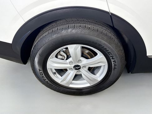 Used 2025 Kia Sportage LX FWD image 32