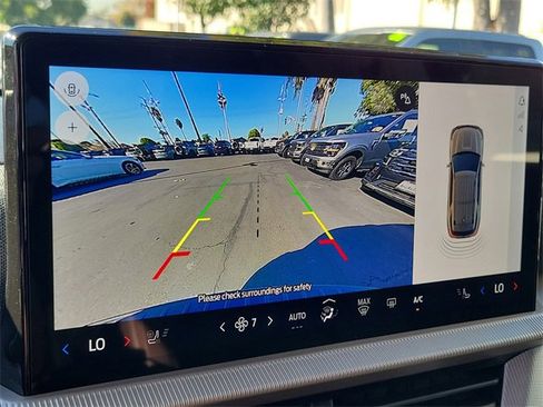 Used 2025 Ford Explorer Active w/ Active Comfort Package image 9