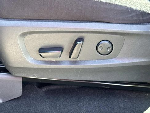 Certified 2022 Nissan Pathfinder SV FWD image 20