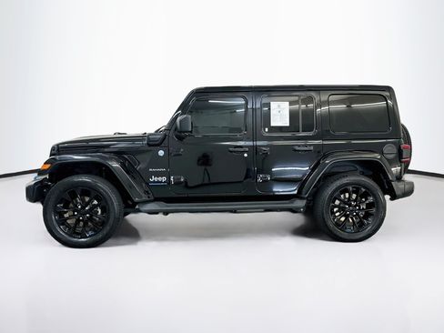 Used 2023 Jeep Wrangler Unlimited Sahara w/ Cold Weather Group AWD/4WD image 4