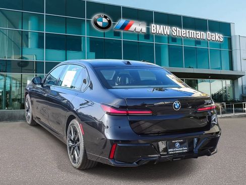 New 2026 BMW 740i w/ Premium Package image 12