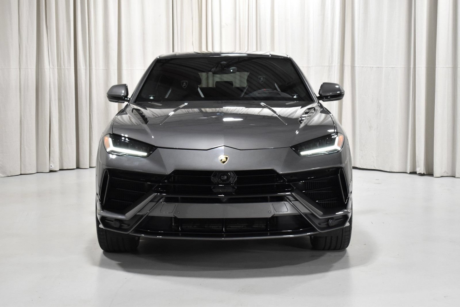 Used 2024 Lamborghini Urus S AWD/4WD image 2
