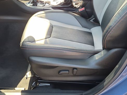 Used 2019 Subaru Crosstrek 2.0i Limited w/ Moonroof Package w/Navigation AWD/4WD image 14