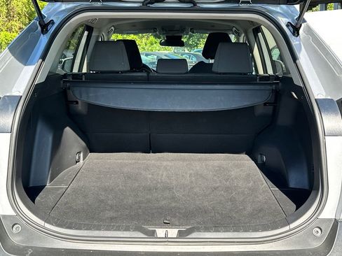 Used 2025 Toyota RAV4 XLE AWD/4WD image 6