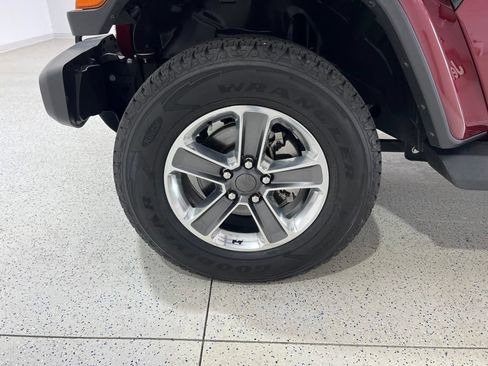 Used 2021 Jeep Wrangler Unlimited Sahara AWD/4WD image 29