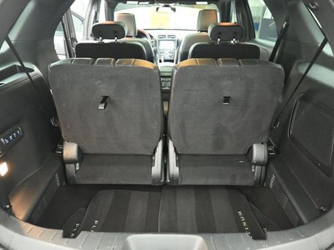 Used 2018 Ford Explorer Platinum AWD/4WD image 23