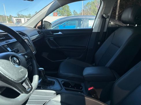 Used 2020 Volkswagen Tiguan SEL image 18