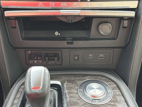Used 2022 Nissan Armada Platinum w/ Captain's Chairs Package RWD image 6