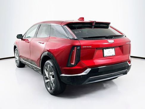 New 2025 Cadillac Optiq Luxury 1 image 4