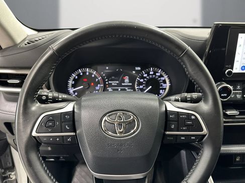 Used 2023 Toyota Highlander LE AWD/4WD image 22