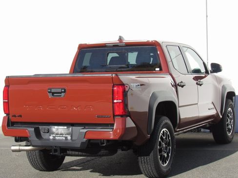 Certified 2025 Toyota Tacoma TRD Off-Road image 6