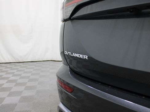 Used 2025 Mitsubishi Outlander SE AWD/4WD image 29