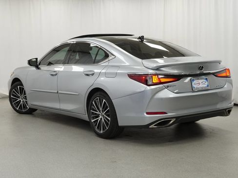 Used 2023 Lexus ES 350 w/ Protection Package (P2) FWD image 2