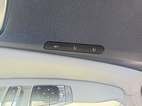 Used 2025 Kia Carnival SX FWD image 11