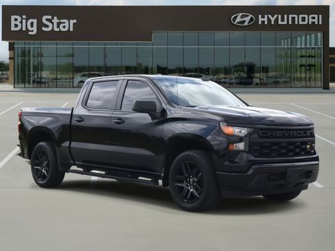 Used 2025 Chevrolet Silverado 1500 Custom image 6
