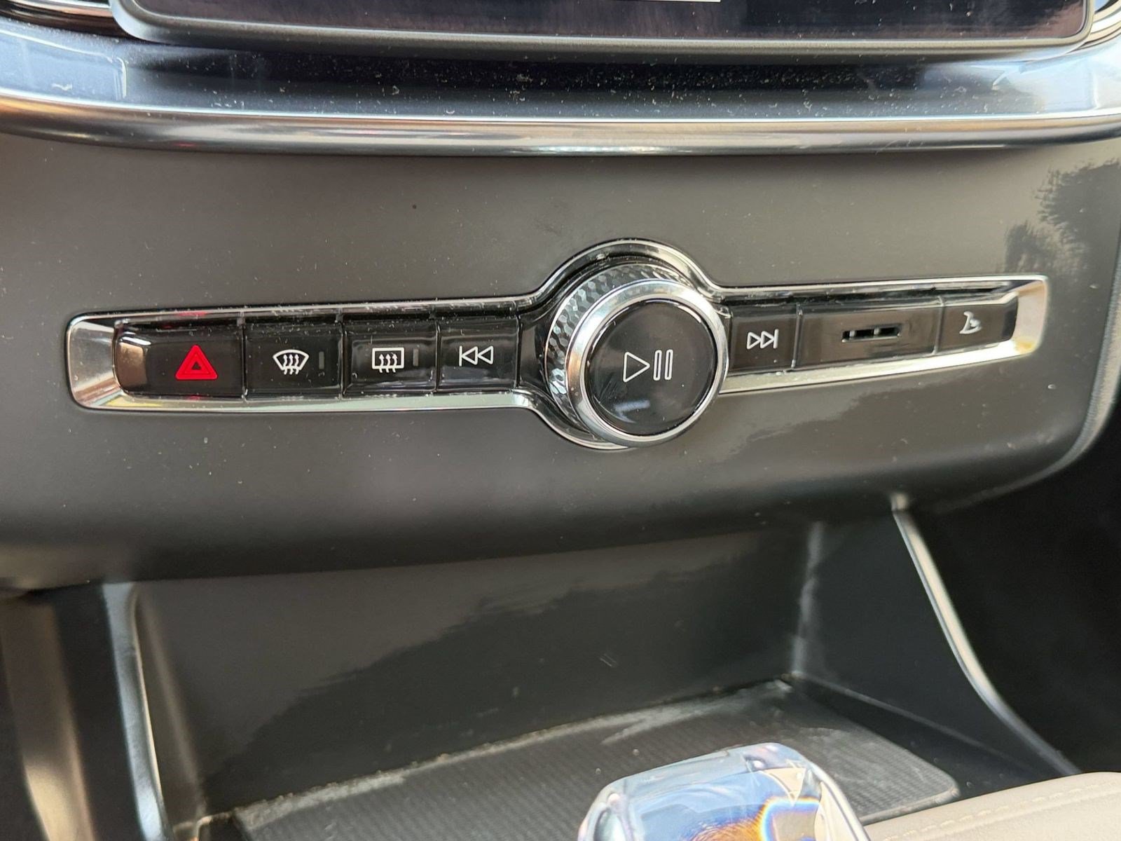 Certified 2026 Volvo XC90 B6 Plus AWD/4WD image 17