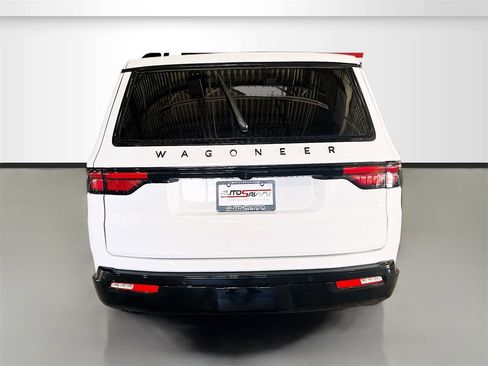 Used 2025 Jeep Wagoneer Series II image 6