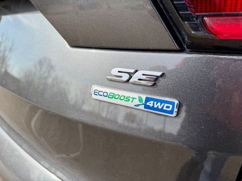 Used 2018 Ford Escape SE image 9