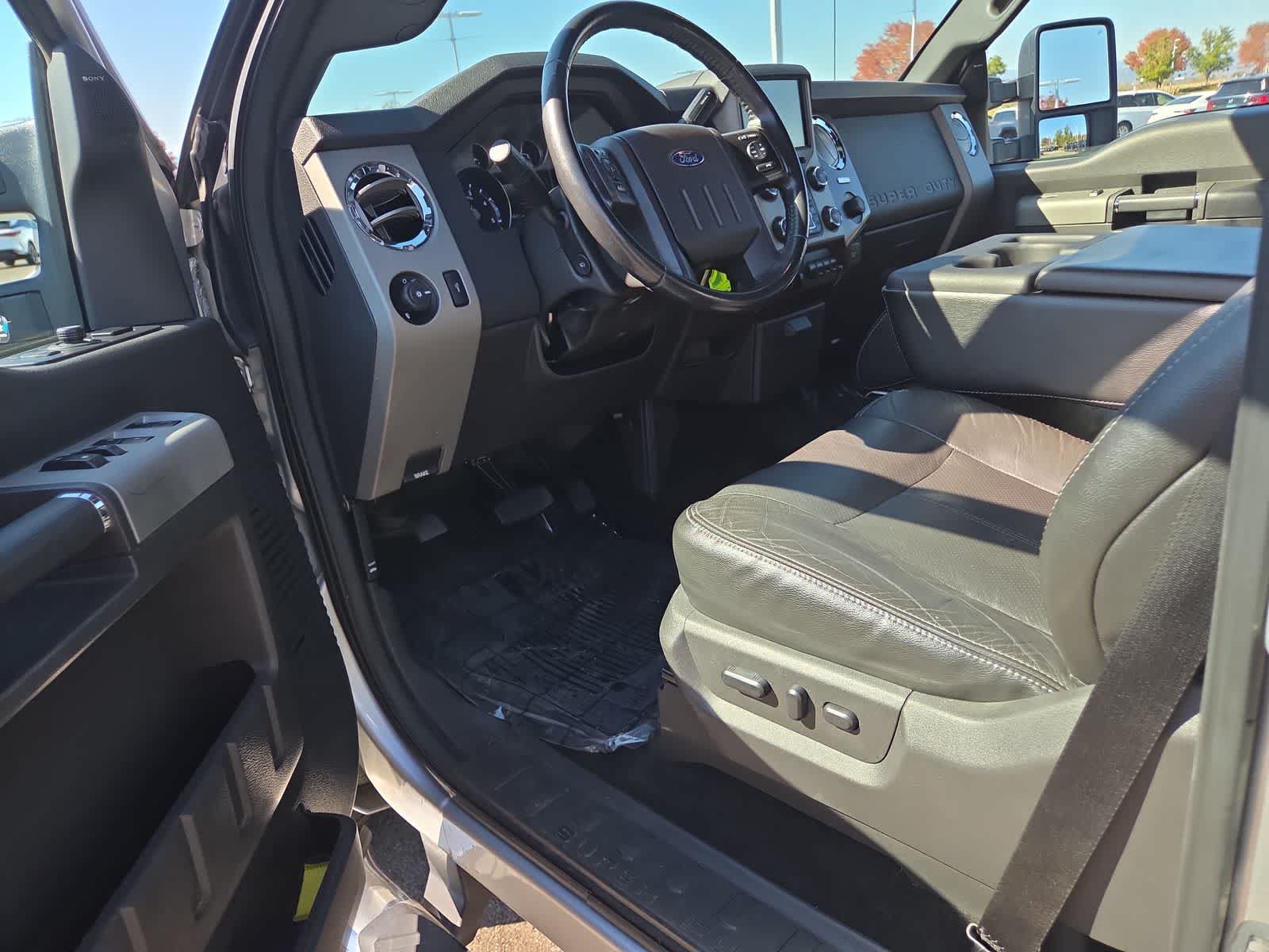 Used 2014 Ford F250 Lariat w/ Lariat Interior Package AWD/4WD image 10