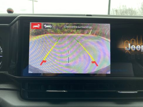 Used 2024 Jeep Wrangler Unlimited Rubicon 4xe image 28