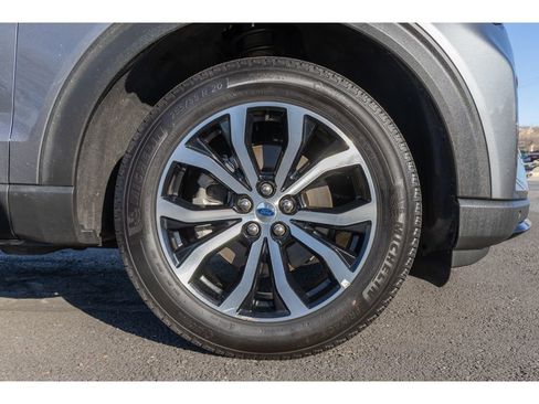 Used 2025 Ford Explorer ST-Line image 9