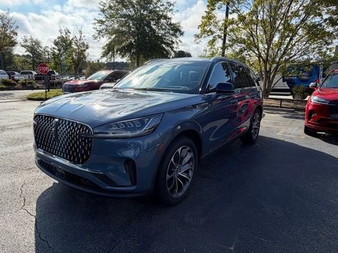 New 2025 Lincoln Aviator Reserve w/ Luxury Package image 2