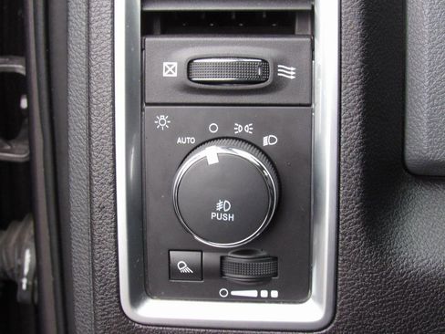 Used 2017 RAM 1500 Outdoorsman image 34