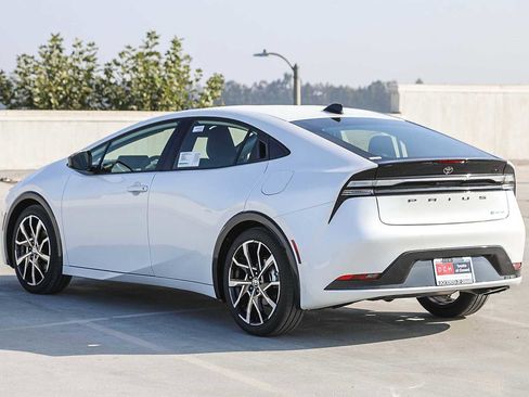 New 2026 Toyota Prius Plug-In Hybrid image 7