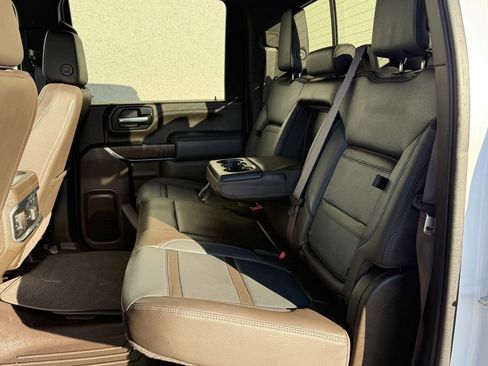 Used 2023 GMC Sierra 3500 Denali w/ Denali Ultimate Package image 30