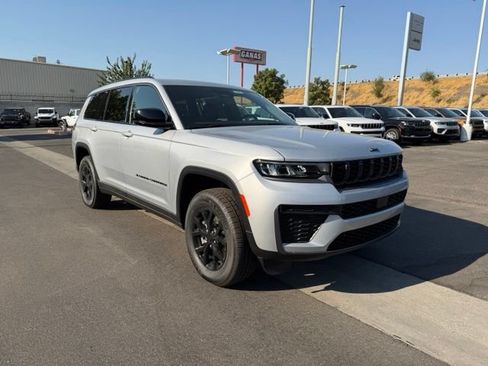 New 2026 Jeep Grand Cherokee L 4WD image 9