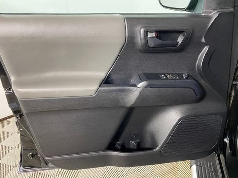 Certified 2022 Toyota Tacoma SR AWD/4WD image 20