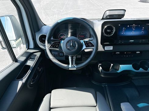 New 2026 Mercedes-Benz Sprinter 2500 image 21
