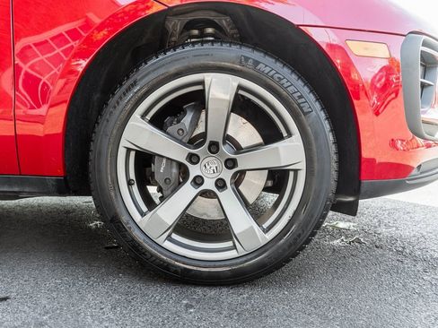 Used 2023 Porsche Macan image 4