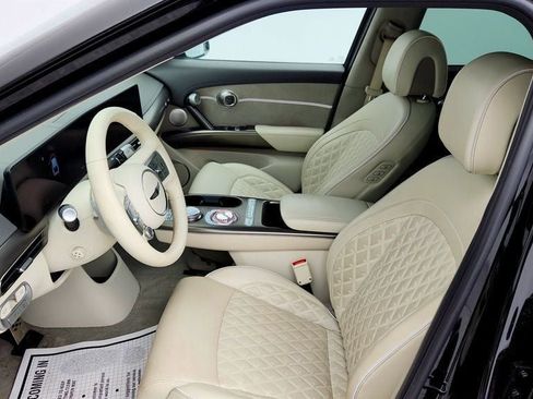 Used 2023 Genesis GV60 Performance image 17