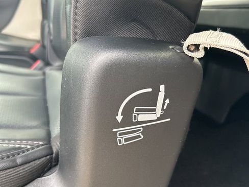 Used 2023 Chrysler Pacifica Touring-L FWD image 51
