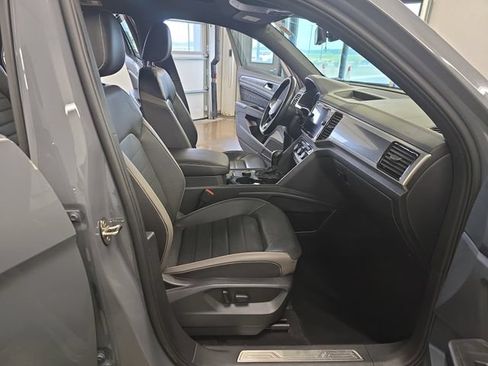 Used 2020 Volkswagen Atlas Cross Sport SEL Premium R-Line AWD/4WD image 17