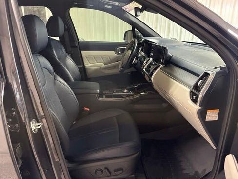 Used 2022 Kia Sorento SX Prestige w/ Panoramic Sunroof Package AWD/4WD image 24
