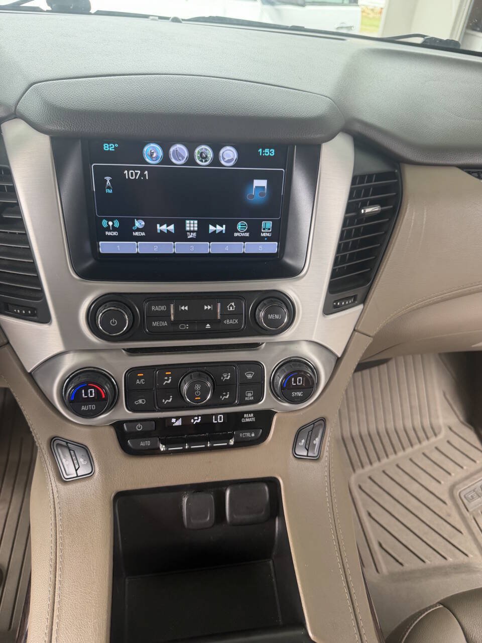 Used 2020 GMC Yukon XL SLT w/ HD Trailering Package RWD image 17