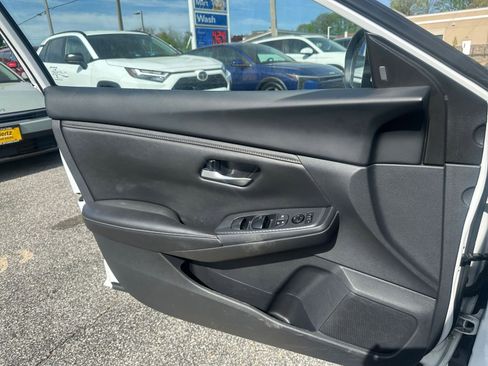 Used 2025 Nissan Sentra SV image 18