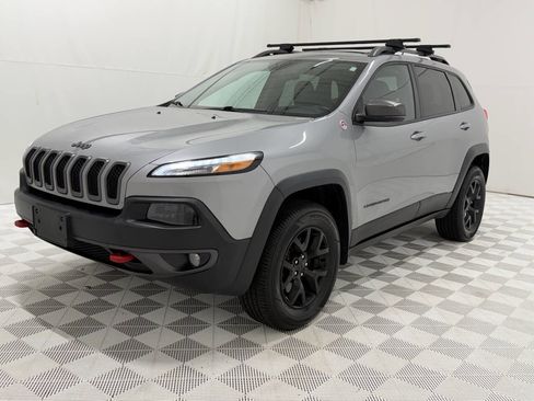 Used 2015 Jeep Cherokee Trailhawk w/ Comfort/Convenience Group image 5
