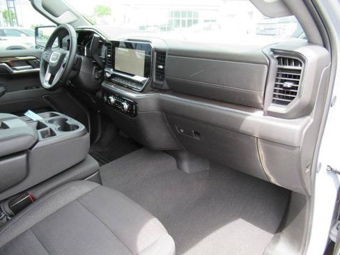 Used 2024 GMC Sierra 1500 Elevation AWD/4WD image 11