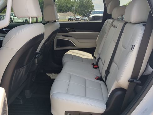 Used 2024 Kia Telluride EX AWD/4WD image 12
