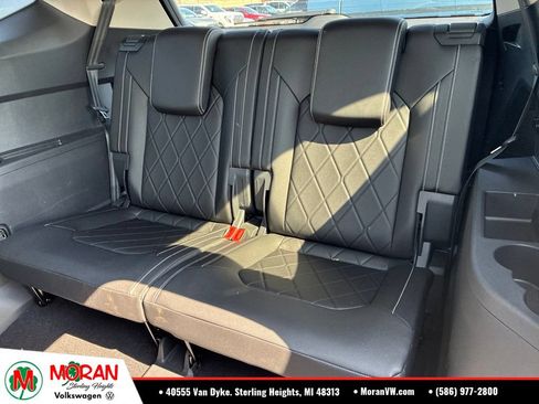Used 2025 Volkswagen Atlas SEL Premium R-Line AWD/4WD image 11