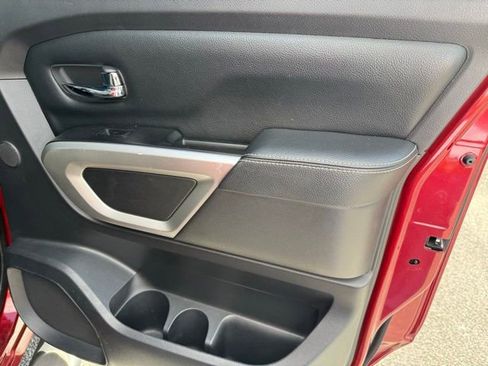 Used 2018 Nissan Titan PRO-4X w/ Pro-4x Convenience Package image 17