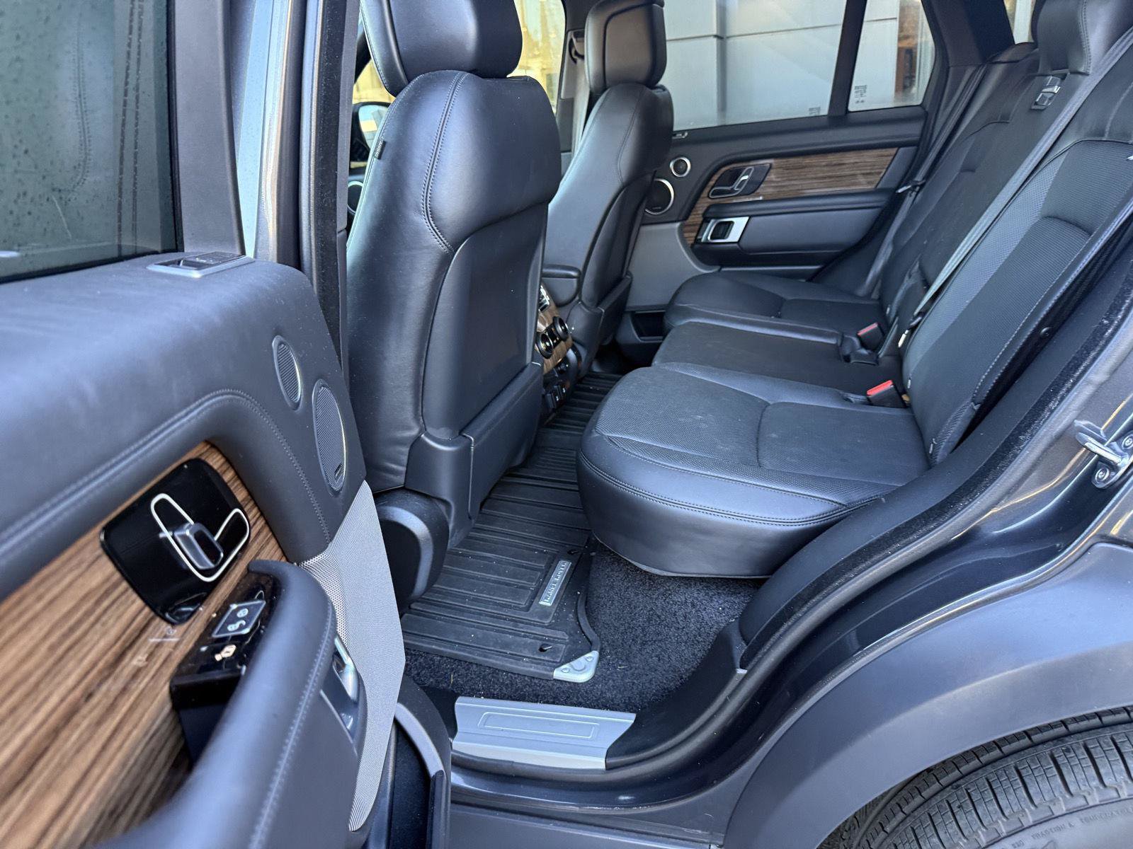 Used 2020 Land Rover Range Rover HSE AWD/4WD image 12
