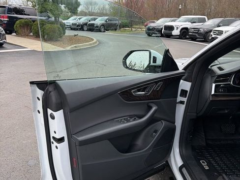 Used 2020 Audi Q8 Prestige w/ Prestige Package image 15