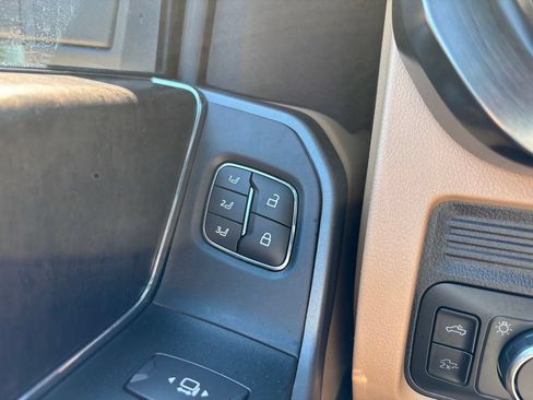 Used 2025 Ford F250 Lariat w/ Chrome Package AWD/4WD image 33