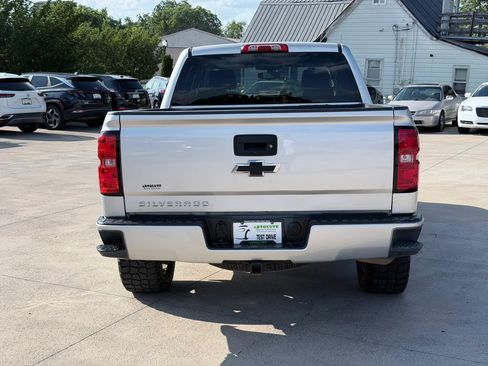 Used 2018 Chevrolet Silverado 1500 Custom w/ Custom Value Package AWD/4WD image 6